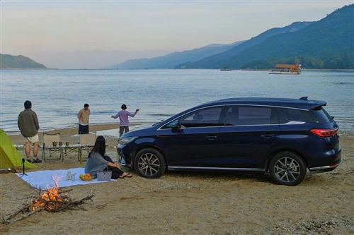 [Trải Nghiệm Thực TẾ] BYD M6: Chở Cả Gia Đình 7 Người Từ Ninh Bình Đi Bái Đính Có Thực Sự Thoải Mái?